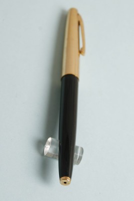 GoldenStarBlack1-600.jpg
