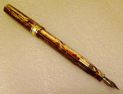 OMAS-LADY-PARAGON-CELLULOID-TIGER-EYES-GOLD-TRIM 041.jpg