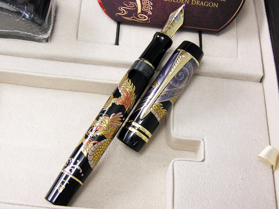  Parker Duofold Golden Dragon